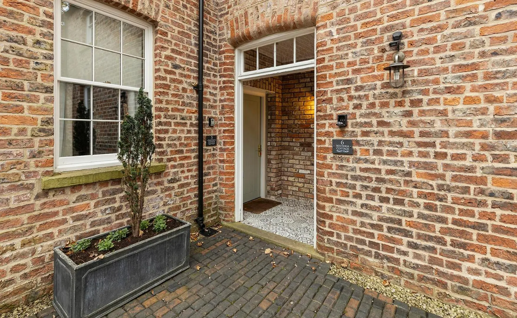 Pass The Keys No. 6 - Wisteria Cottage York
